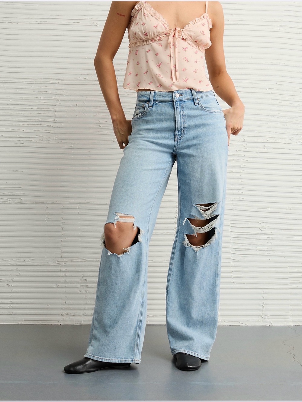 American Eagle Outfitters Light Blue Distressed Wide-Leg Jeans